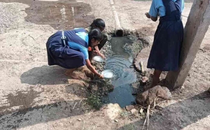 ಆಳಬಾಳ ಶಾಲೆ ಮಕ್ಕಳು