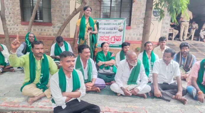 ಏತ ನೀರಾವರಿ ನೀರಿಗಾಗಿ ರೈತರ ಧರಣಿ