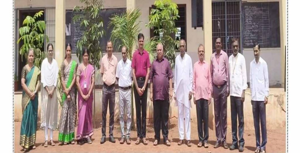 ಕರಿಹಟ್ಟಿ ಪ್ರೌಢಶಾಲೆ ಶಿಕ್ಷಕರು