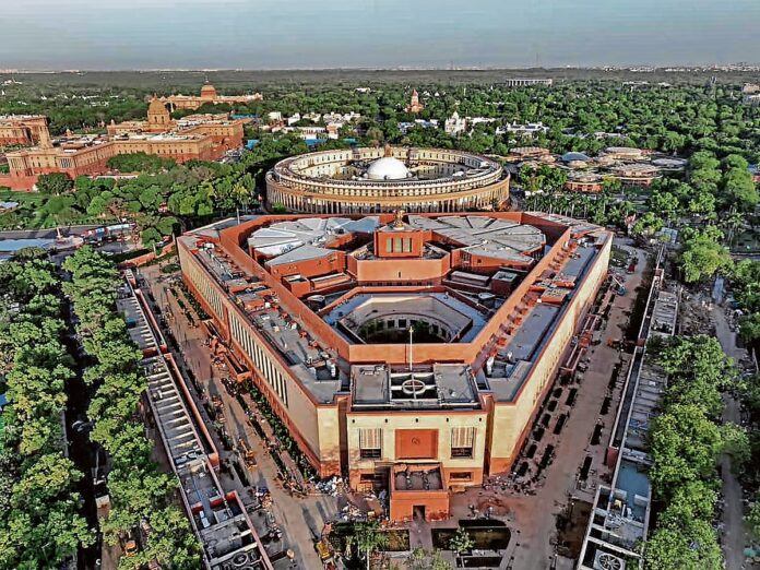 ಮಹಿಳಾ ಮೀಸಲಾತಿ ಮಸೂದೆ ಮಂಡನೆಗೆ ತರಾತುರಿ | ಕ್ಷೇತ್ರಗಳ ಮರುವಿಂಗಡನೆ ಸಂದರ್ಭದಲ್ಲೇ ಜಾರಿ?