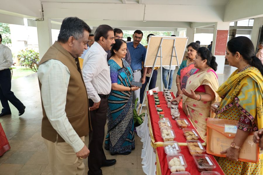 1. Chief Secretary Smt.Shalini Rajanish interacting with scientist of AICRP on Women in Agriculture
