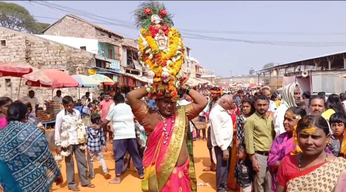 ಬೆಳಗಾವಿ : ನವರಾತ್ರಿ ಉತ್ಸವ : ಸವದತ್ತಿ ಯಲ್ಲಮ್ಮನ ಗುಡ್ಡಕ್ಕೆ ಬರುವ ಭಕ್ತರಿಗಾಗಿ ಸಕಲ ಸಿದ್ಧತೆ