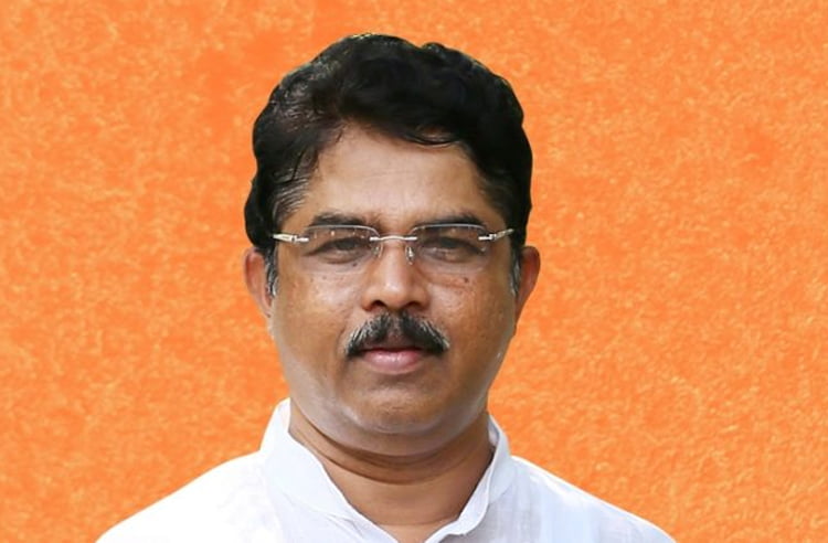 ಸಾಮಾನ್ಯ ಅಶೋಕ್ ರನ್ನು ಸಾಮ್ರಾಟನನ್ನಾಗಿ ಬೆಳೆಸಿದವರಾರು?