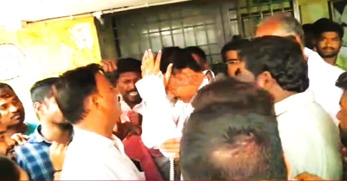 ಶಾಸಕ ತುಕಾರಾಂಗೆ ಗ್ರಾಮಸ್ಥರ ತರಾಟೆ