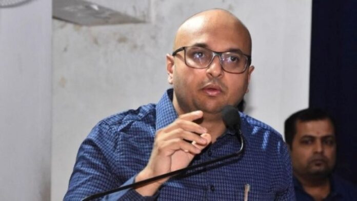 ಹೆಸ್ಕಾಂ ಅಧಿಕಾರಿ ಲೋಪ ಜಿಲ್ಲಾಧಿಕಾರಿ ಆದೇಶ
