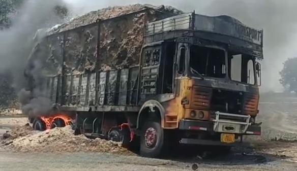 ಬೆಳಗಾವಿ | ಬಯೋಗ್ಯಾಸ್ ತುಂಬಿದ ಲಾರಿಗೆ ಬೆಂಕಿ
