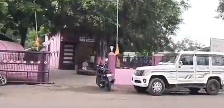 ಬೆಳಗಾವಿ : ಮಠದ ಹುಂಡಿ ಕಳ್ಳತನ: ಪೊಲೀಸ್ ಠಾಣೆ ಎದುರಿಗೇ ದುಷ್ಕೃತ್ಯ