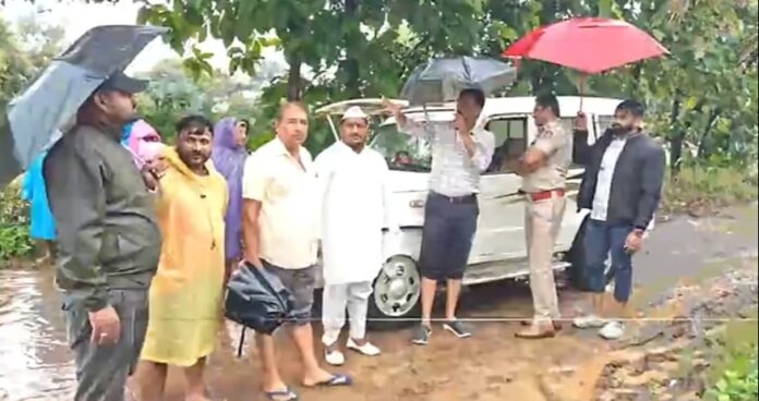 ಬೆಳಗಾವಿ : ಚರಂಡಿ ಒಡೆದು ಭೀಕರ ಸ್ಥಿತಿ – ನೂರಾರು ರೈತರು ರಕ್ಷಣೆ