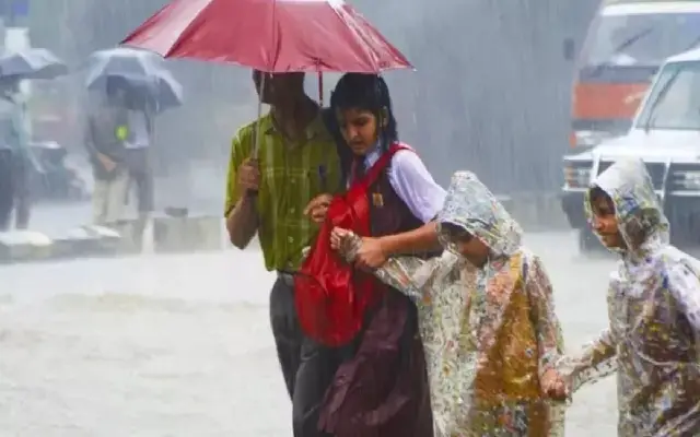 ಉಡುಪಿ | ಜಿಲ್ಲೆಯಲ್ಲಿ ಭಾರೀ ಮಳೆ ಹಿನ್ನೆಲೆ (ನಾಳೆ ಆ- 18) ಶಾಲಾ- ಕಾಲೇಜುಗಳಿಗೆ ರಜೆ ಘೋಷಣೆ