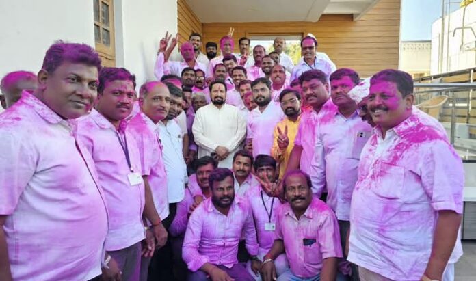 ಬೆಳಗಾವಿ | ರಾಜ್ಯದ ಅತೀ ದೊಡ್ಡ ಗ್ರಾಮ ಪಂಚಾಯತಿ ಅಧ್ಯಕ್ಷರ ಚುನಾವಣೆಯಲ್ಲಿ ಶಾಸಕ ಲಕ್ಷ್ಮಣ ಸವದಿ ಬೆಂಬಲಿಗರ ಗೆಲುವು