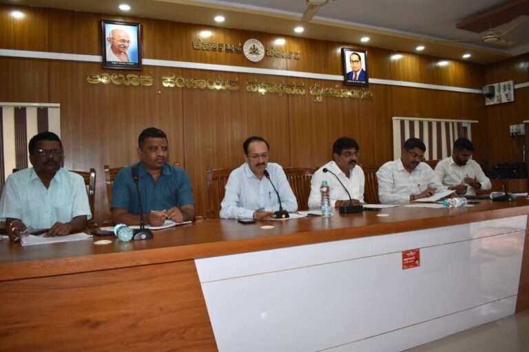 ಬೆಳಗಾವಿ | ಹಾನಿಗೊಳಗಾದ ಮನೆಗಳ ಸಮೀಕ್ಷೆ : ಮಹಾಂತೇಶ ಕೌಜಲಗಿ