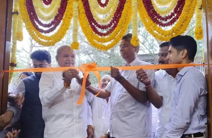 ಬೆಳಗಾವಿ | ಗ್ಯಾರಂಟಿ ಯೋಜನೆ ಸಂಬಂಧಿ ದೂರುಗಳಿಗೆ ಜಿಲ್ಲಾ, ತಾಲೂಕಾಧಿಕಾರಿಗಳು ಸ್ಪಂದಿಸಿ: ಸತೀಶ್ ಜಾರಕಿಹೊಳಿ