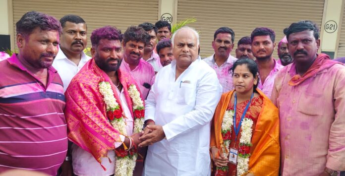 ವಿಜಯಪುರ | ಹಣಮಾಪುರ ಗ್ರಾ.ಪಂ. ಚುನಾವಣೆ : ನೂತನ ಸದಸ್ಯರಿಗೆ ಸಚಿವರಿಂದ ಅಭಿನಂದನೆ