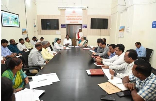 ವಿಜಯಪುರ | ಶುದ್ಧ ಮತದಾರ ಪಟ್ಟಿ ಸಿದ್ಧಪಡಿಸಲು ಆಯೋಗದ ಕಾರ್ಯದರ್ಶಿ ಸುಷ್ಮಾ ಗೋಡಬೋಲೆ ಸೂಚನೆ
