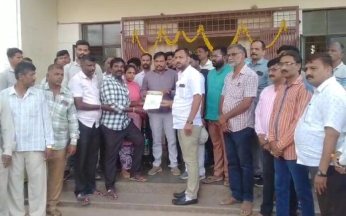 ದಾವಣಗೆರೆ | ಅಕ್ರಮ ಪಡಿತರ ಸಾಗಾಟ: ಪ್ರಶ್ನಿಸಿದ ವ್ಯಕ್ತಿ ಮೇಲೆ ಹಲ್ಲೆ: ಕಾನೂನು ಕ್ರಮಕ್ಕೆ ಒತ್ತಾಯ