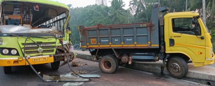 ಉಡುಪಿ | ಲಾರಿಗೆ ಡಿಕ್ಕಿ ಹೊಡೆದ ಸರಕಾರಿ ಬಸ್, ಹತ್ತಕ್ಕೂ ಹೆಚ್ಚು ಮಂದಿಗೆ ಗಾಯ