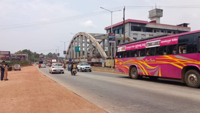 ಉಡುಪಿ | ಸಾರ್ವಜನಿಕರನ್ನು ಮೂರ್ಖರನ್ನಾಗಿಸಿದ ಸಂಸದರು !