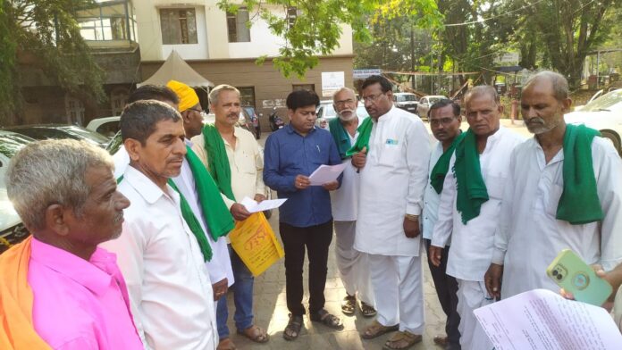 ಬೆಳಗಾವಿ | ಹಿಡಕಲ್ ಜಲಾಶಯದಿಂದ ನೀರು ಬಿಡುಗಡೆಗೆ ಒತ್ತಾಯ – ರೈತರ ಪ್ರತಿಭಟನೆ