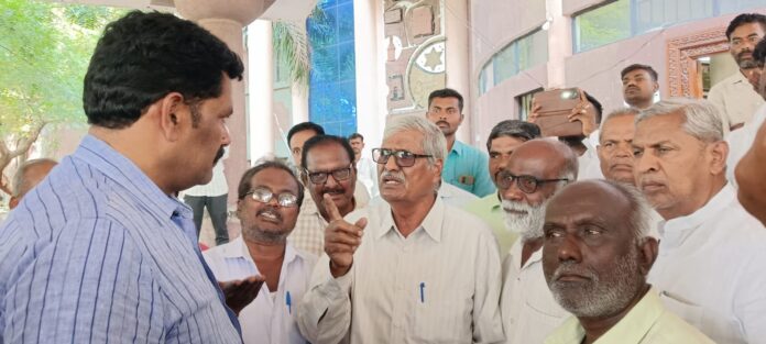 ಕೊಪ್ಪಳ | ವಿಶ್ವವಿದ್ಯಾಲಯ ಸ್ಥಳಾಂತರ ಮಾಡಲು; ಜಿಲ್ಲಾ ಬಚಾವೋ ಆಂದೋಲನ ಆಗ್ರಹ.