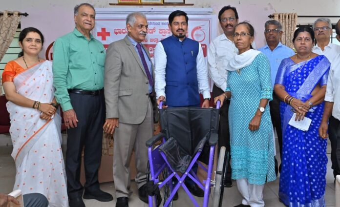 ಉಡುಪಿ | ತುರ್ತು ಪರಿಸ್ಥಿತಿಯ ಸಂದರ್ಭದಲ್ಲಿ ರೆಡ್‌ಕ್ರಾಸ್ ಸಂಸ್ಥೆಯ ಸೇವೆ ಅಭೂತಪೂರ್ವ - ಅಪರ ಜಿಲ್ಲಾಧಿಕಾರಿ ಅಬೀದ್ ಗದ್ಯಾಳ
