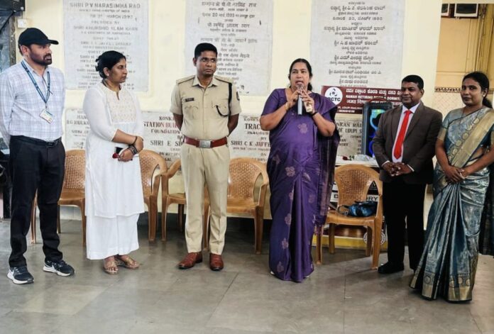 ಉಡುಪಿ | ಜಿಲ್ಲಾಧಿಕಾರಿಗಳಿಂದ ಇಂದ್ರಾಳಿ ರೈಲ್ವೆ ನಿಲ್ದಾಣದಲ್ಲಿ “ರೈಲ್ವೇ ಚೈಲ್ಡ್ ಹೆಲ್ಸ್ ಡೆಸ್ಕ್” ಉದ್ಘಾಟನೆ