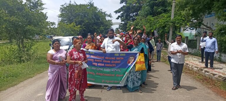ದಾವಣಗೆರೆ | ಅನಾರೋಗ್ಯಕ್ಕೆ ಕಾರಣವಾದ ಅವಲಕ್ಕಿ ಮಿಲ್ ಮಂಡಕ್ಕಿ ಭಟ್ಟಿ ಸ್ಥಳಾಂತರಿಸಿ; ಸ್ಲಂ ಜನಾಂದೋಲನ ಕರ್ನಾಟಕ