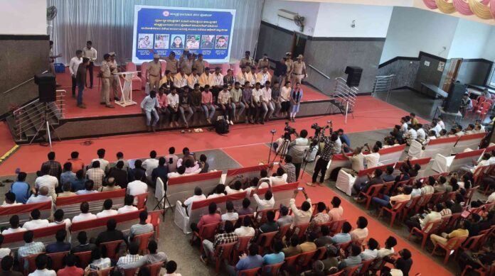 ಧಾರವಾಡ | ಸ್ಪರ್ಧಾತ್ಮಕ ಪರೀಕ್ಷಾರ್ಥಿಗಳಿಗೆ ವಿಶೇಷ ಕಾರ್ಯಾಗಾರ; 5 ಸಾವಿರ ವಿದ್ಯಾರ್ಥಿಗಳು ಭಾಗಿ