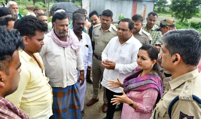ಧಾರವಾಡ | ನೆರೆ ಪೀಡಿತ ಪ್ರದೇಶಗಳಿಗೆ ಜಿಲ್ಲಾಧಿಕಾರಿ ಭೇಟಿ; ಎಚ್ಚರವಹಿಸಲು ಅಧಿಕಾರಿಗಳಿಗೆ ಸೂಚನೆ