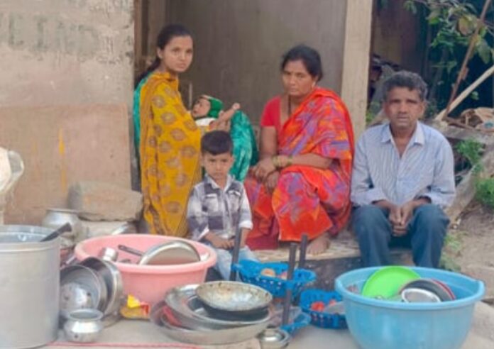 ಬೆಳಗಾವಿ | ಸಚಿವೆ ಲಕ್ಷ್ಮೀ ಹೆಬ್ಬಾಳ್ಕರ್ ಕ್ಷೇತ್ರದಲ್ಲಿ ಬಾಣಂತಿ ಹಾಗೂ ಹಸುಗೂಸನ್ನು ಹೊರಗೆ ಹಾಕಿ ಮನೆ ಜಪ್ತಿ ಮಾಡಿದ ಫೈನಾನ್ಸ್ ಕಂಪನಿ