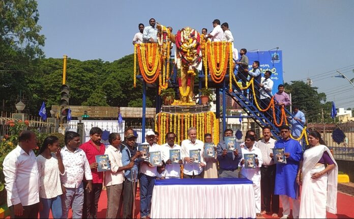 ಹುಬ್ಬಳ್ಳಿ | ಅಂಬೇಡ್ಕರ್ ಜನ್ಮ ದಿನಾಚರಣೆ; ಎಲ್ಲೆಲ್ಲೂ ಸಂಭ್ರಮ