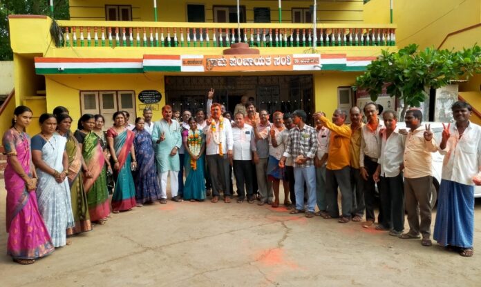 ಧಾರವಾಡ | 33 ಸದಸ್ಯ ಬಲ‌ ಖ್ಯಾತಿಯ ಸಂಶಿ ಗ್ರಾಪಂ ನೂತನ ಅಧ್ಯಕ್ಷ, ಉಪಾಧ್ಯಕ್ಷರ ಆಯ್ಕೆ