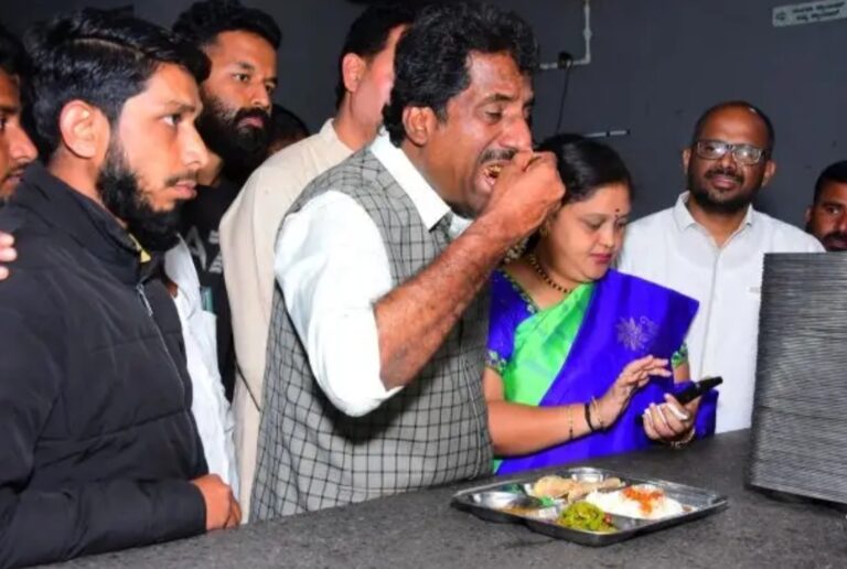 ಚಿತ್ರದುರ್ಗ | ಇಂದಿರಾ ಕ್ಯಾಂಟೀನಿನಲ್ಲಿ ಆಹಾರ ಮೆನು ಕುರಿತು ದೂರು, ಪೌರಾಡಳಿತ ಸಚಿವರ ಭೇಟಿ,