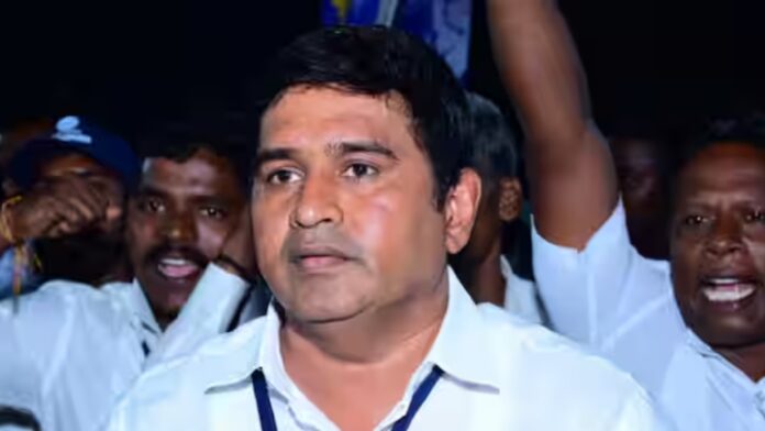 ಆರ್ಮ್‌ಸ್ಟ್ರಾಂಗ್