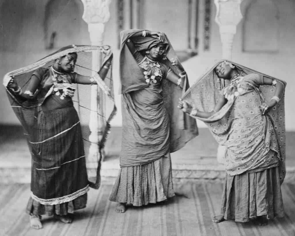 Nautch dancers in India 1860 1870 scaled 1