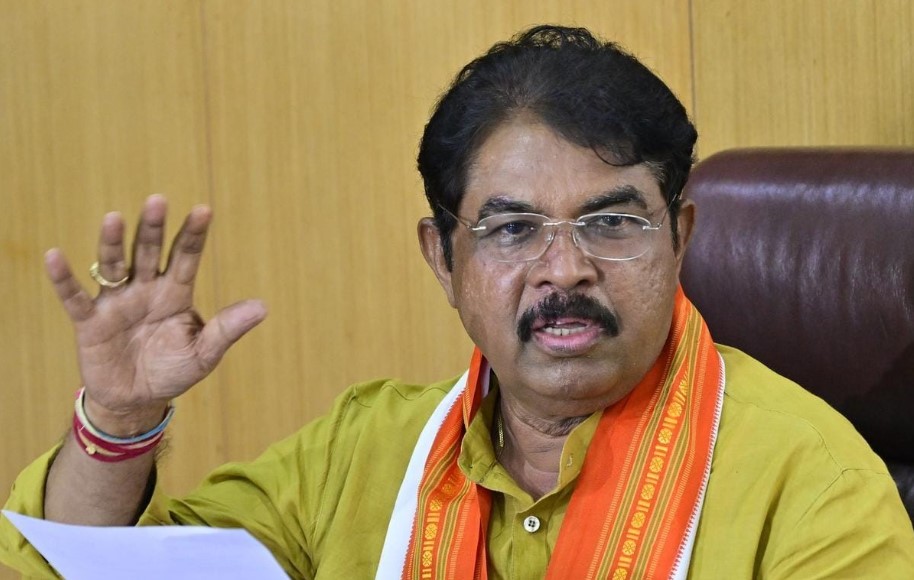 ಬೆಂಗಳೂರು ಸಿಲಿಕಾನ್‌ ವ್ಯಾಲಿ ಅಲ್ಲ, ಗುಂಡಿಗಳ ವ್ಯಾಲಿ ಆಗಿದೆ: ಪ್ರತಿಪಕ್ಷ ನಾಯಕ ...