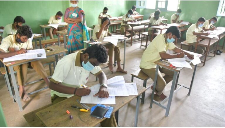 ಶಾಲಾ ವಿದ್ಯಾರ್ಥಿಗಳು