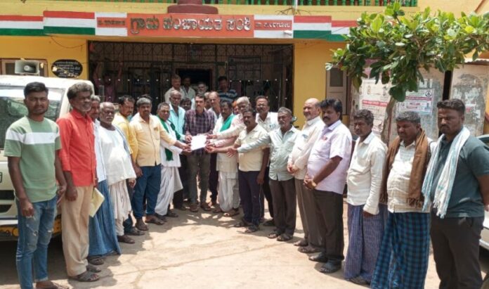 ಧಾರವಾಡ | 'ನಮ್ಮ ಹೊಲ, ನಮ್ಮ ದಾರಿ' ಯೋಜನೆ ಕೈಗೆತ್ತಿಕೊಳ್ಳಲು ರೈತ‌ ಸಂಘಟನೆ ಒತ್ತಾಯ