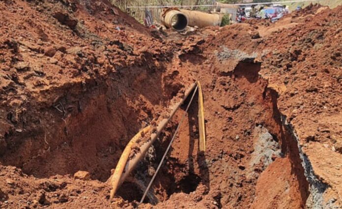 ಬೆಳಗಾವಿ : ಪೈಪ್‌ಲೈನ್ ಕಾಮಗಾರಿ ವೇಳೆ ಮಣ್ಣು ಕುಸಿದು ಇಬ್ಬರು ಕಾರ್ಮಿಕರ ದುರ್ಮರಣ