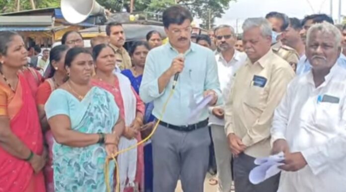 ಬೆಳಗಾವಿ : ಕೆಂದ್ರ ಸರ್ಕಾರದ ಕಾರ್ಮಿಕ ಸಂಹಿತೆಗಳ ವಿರುದ್ಧ ರಾಮದುರ್ಗದಲ್ಲಿ ಪ್ರತಿಭಟನೆ.