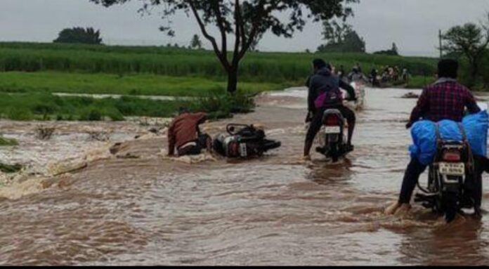 ಬೆಳಗಾವಿ : ವೇದಗಂಗಾ–ಘಟಪ್ರಭಾ ನದಿಗಳ ಅಬ್ಬರನಿಪ್ಪಾಣಿ – ಗೋಕಾಕ್ ಪ್ರದೇಶದಲ್ಲಿ ಪ್ರವಾಹದಿಂದ ಹಾನಿ
