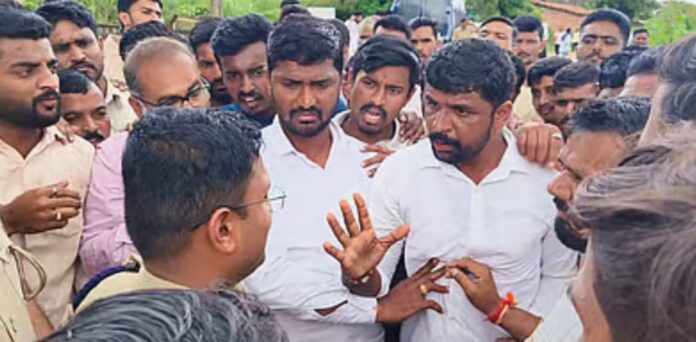 ಬೆಳಗಾವಿ ಜಿಲ್ಲಾ ಮಧ್ಯವರ್ತಿ ಸಹಕಾರ ಬ್ಯಾಂಕ್‌ ಚುನಾವಣಾ ಠರಾವು ಸಭೆಗಳಲ್ಲಿ ಗಲಾಟೆ