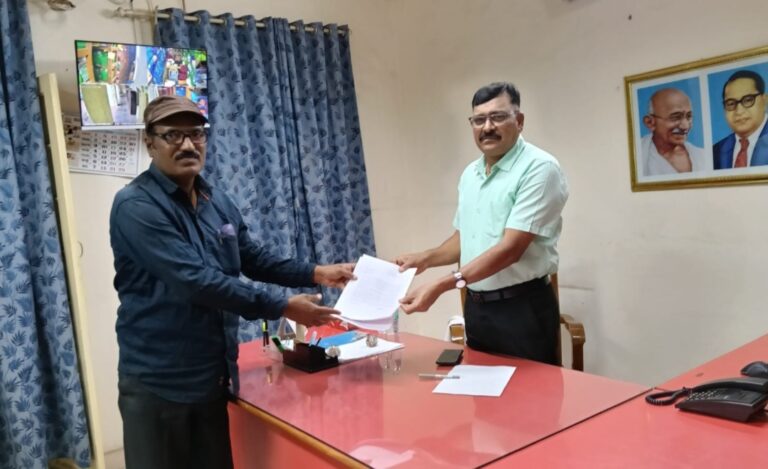 ಹೋಳಿ ಸಂಭ್ರಮದಲ್ಲಿ ಅಸಭ್ಯ ಗೀತೆಗಳಿಗೆ ನೃತ್ಯ: ಅಧಿಕಾರಿಗಳ ವಿರುದ್ಧ ಕ್ರಮಕ್ಕೆ ಮನವಿ