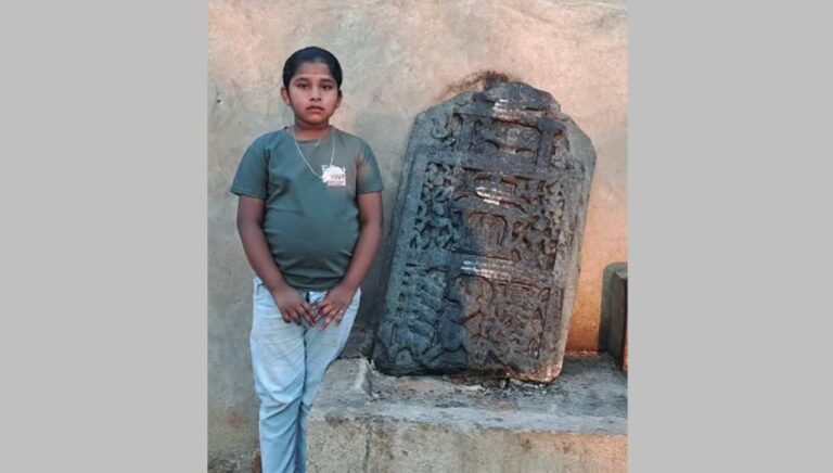 ಬೆಳಗಾವಿ | ಶನಿ ದೇವರ ಮೂರ್ತಿ ಎಂದು ಪೂಜಿಸುತ್ತಿದ್ದ ಕಲ್ಲು ವಾಸ್ತವದಲ್ಲಿ ವೀರಗಲ್ಲು: ಪತ್ತೆ ಹಚ್ಚಿದ ವಿಧ್ಯಾರ್ಥಿನಿ