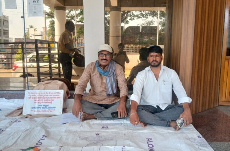 ಬೆಳಗಾವಿ | ವಾಹನಗಳ ಅಕ್ರಮ ಡಿಜೆ ಸೌಂಡ್&zwnj; ತೆರವುಗೊಳಿಸಲು ಆಗ್ರಹಿಸಿ ಆರ್&zwnj;ಟಿಒ ಕಚೇರಿ ಮುಂದೆ ಸತ್ಯಾಗ್ರಹ
