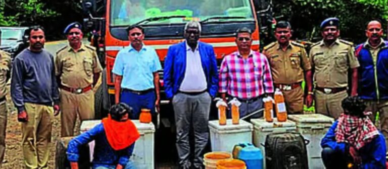 ಬೆಳಗಾವಿ | 400 ಲೀಟರ್ ಗೋವಾ ಮದ್ಯ ಸಾಗಾಟ: ಇಬ್ಬರ ಬಂಧನ