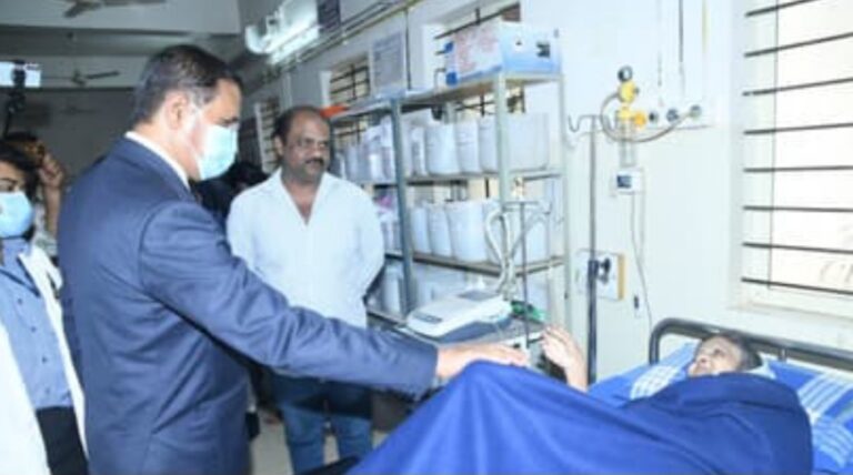 ಬೆಳಗಾವಿ | ಬಿಮ್ಸ್ ಆಸ್ಪತ್ರೆಯ ಅವ್ಯವಸ್ಥೆ ಕಂಡು ವೈದ್ಯರಿಗೆ ಉಪ ಲೋಕಾಯುಕ್ತರ ಕ್ಲಾಸ್