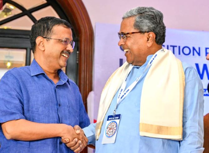 ಸಿದ್ದರಾಮಯ್ಯ, ಕೇಜ್ರಿವಾಲ್ - ಇಂಡಿಯಾ
