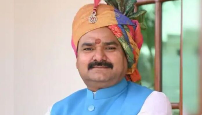 Uttar pradesh Minister ಉತ್ತರ ಪ್ರದೇಶ ಸಚಿವ - ಕ್ಯಾನ್ಸರ್‌ ನಿವಾರಣೆ