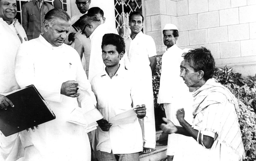 Urs with commonman