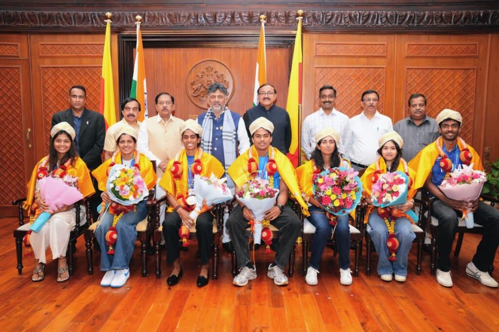 ಏಷ್ಯನ್ ಗೇಮ್ಸ್’ನಲ್ಲಿ ದೇಶದ ಕೀರ್ತಿ ಪತಾಕೆ ಹಾರಿಸಿದ ರಾಜ್ಯದ ಕ್ರೀಡಾಪಟುಗಳಿಗೆ ಸಿಎಂ ಡಿ‌‌ ಕೆ‌ ಶಿವಕುಮಾರ್ ಸನ್ಮಾನ